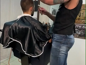 HOMEM TRANS FTM FODE GOSTOSO NA CADEIRA Fulfil BARBEIRO DOTADO knead gay japan porn