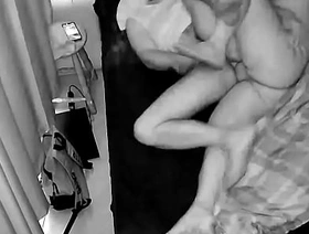 Fudendo o gay embaixo do edredom na cama do malandro, fodendo de ladinho com vontade no pau grosso fazendo ele gemer bem gostoso com tesão. chinese gay hot porn