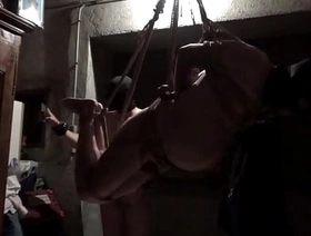 Suspendu par un Maître japonais chinese gay asian porn