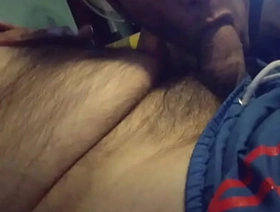 Saboreando la pija de mi macho peludo asian massage gay porn