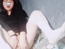 中国伪娘宿舍床帘内自慰 korean teen boy gay porn