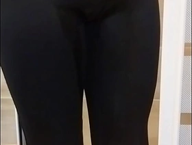 Yannik fait pipi dans leggings chubby chinese gay porn