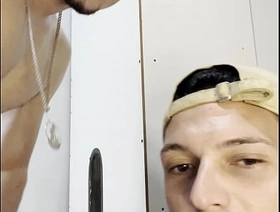 O ERICK DIAZ VEIO GOZAR NO GLORYHOLE E PEDIU PRA EU MAMAR FORA DA CABINE (COMPLETO NO RED) porn movie film intercourse gay sangetod indonesia