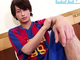 期待の新星スリ筋のサッカー青年がホテルでエロオナ！japanese gay porn eishin gay porn japan