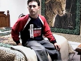 Vinnie Sucks Off Hairy Straight House-servant Paulie japan gay kneading porn