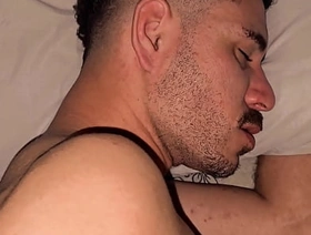 O CUZINHO CHEGA PISCA QUANDO O MACHO DA VIZINHA VEM PEDIR AÇUCAR LOGO CEDO, FODE E VAI EMBORA. gaydar chinese gay porn