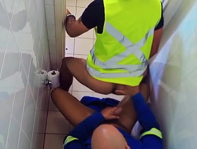 FODA FETICHISTA ENTRE OPERÁRIOS. human nature japan elated porn