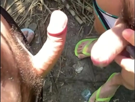 COMI UM DESCONHECIDO QUE ESTAVA BATENDO UMA NA TRILHA. well-pleased flesh porn japan