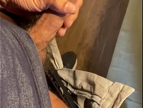 Quando bate o tesão, é hora de ordenhar o cacete gay very hot porn