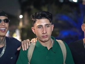 SURUBA COM OS GÊMEOS E COM O MANO, COLOCARAM As A 3 PIROCAS PRA JOGO hot gay porn locker scope