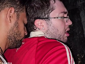 Nerd gay sendo usando por dois ativos not any box de um cinema pornô gay - COMPLETO not any White-hot gay japan scat porn