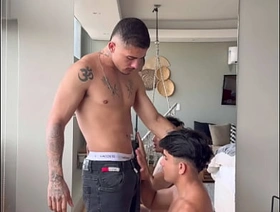 LEVEI PARA O HOTEL O PUTO, ENQUANTO O CORNO DO SEU NAMORADO TAVA EM CASA jap porn joyous