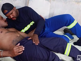 Fodendo na obra na hora do almoço leo gay porn taiwan