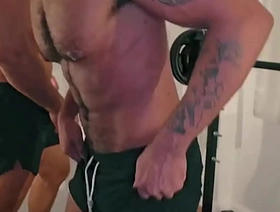 Chamei o amigo pra treinar mas o puto queria mesmo years pegar no meu ferro. - Free teen japan gay porn