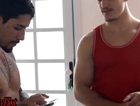 Putinho gozou comigo fudendo o cu dele korean gay porn villeinage