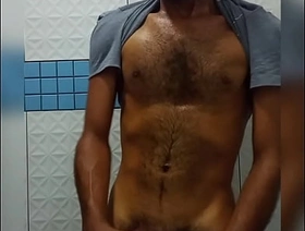 Fazer o que quando o tesão bate e não tem em quem aliviar? asian gay chinese porn