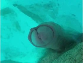 Je jouis dans la piscine sans les mains gay porn indonesia muscle