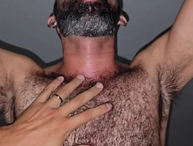 Uma DP com rolas extremamente grossas, passivo gritou de tesão sendo invadido. Sprightly RED korean public gay porn