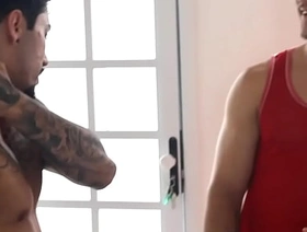 Novinho me pagou a entrega de outro jeito hot british gay porn