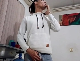 En pijama el enfermero expulsado se la soba hasta el orgasmo: Raba Erre Botch korean cute delighted porn