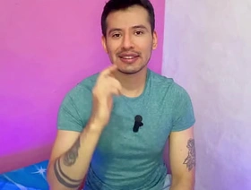 Futbolista pone a que el mesero twink le haga garganta profunda a su vergota en los baños ! Historia de seguidor chinese gay porn twitter