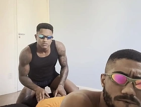 A TARDE TODA FUDENDO COM O PRETINHO SARADO gay sex porn vietnam