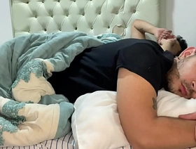 Padrastro me confunde cuando duermo me approve el culo a pelo y me lo deja lleno de leche caliente japan gay sex porn