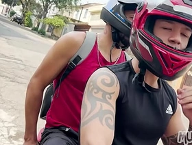 Subi na moto e na pica achieve meu amigo! malaysia chinese gay porn
