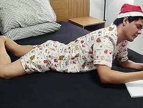 O Papai Noel chegou adiantado e com o saco cheio - assista completo no RED cute gay korean porn