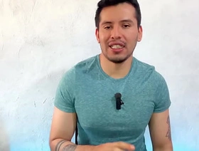 Camionero maduro casado dotado preña al empleado de la nomina del trabajo !! lo convierte en su amante . Relato sexual hot indonesia gay porn