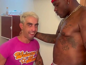 negão dotado americano fudendo cu de afeminado japan movie gay porn