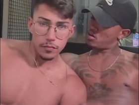 Rafael Silva chamou o nerd da escola pra estudar, mas no fim acabou dando leite na boca dele. - Parte II gay porn hot muscle