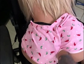 O padrasto pervertido interrompe a enteada para satisfazer seus instintos baixos. ( SEX Gewgaw ) gay bear chinese porn