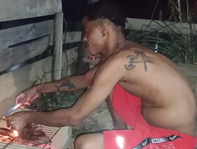 Depois do churrasco,o churrasqueiro provou da minha linguiça filme completo no Red! chinese bathhouse gay porn