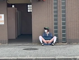 女装子まゆちゃんが公園駐車場のトイレ前でロングスカートでパンチラ露出を楽しんでいたのにがまんしきれずパンツを脱いで下半身丸出し露出プレイを楽しむ hot gay deepthroat porn