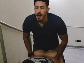 ENCONTREI DOIS CARAS TRANSANDO NAS ESCADAS DO SHOPPING E RESOLVI PARTICIPAR leo taiwan gay porn