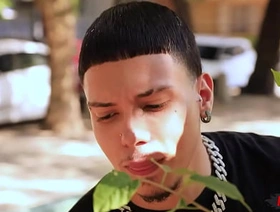 Dando bitch famosinho da minha rua! japan boss gay porn