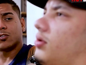 rabudo quicando na piroca do amigo! myanmar gay porn