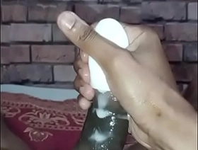 Batendo uma bronha gostosa ate gozar com o ovo masturbatorio que ganhei de um fã. Touching and enjoying a masturbatory egg that I got wean away from a fan japan future gay porn