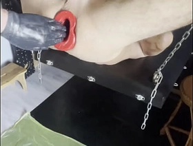 So wird Toms Arsch mit dem Pighole geweitet vintage hot gay porn