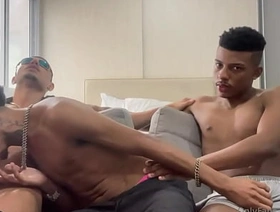 Duas rolas é melhor ainda porn gay japan office