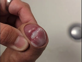 Nach dem Duschen schön wichsen thailand daddy gay porn