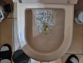 COMPILAÇÃO DE MIJADAS chinese gay loo porn