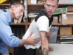 The Guy Was Seen Hiding Clothing The gen to Lower down His Jacket - Perps4k thailand gay porn video