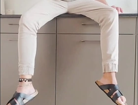 wichsen in birkenstock sandalen in der küche solo chinese gay porn