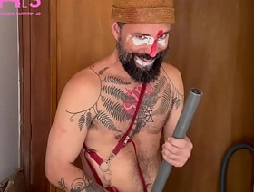 Palhaço gostoso tatuado com objetos chinese well-pleased fisting porn