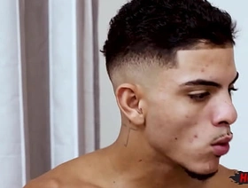 Dei para os novinhos cariocas! hot muscular guys gay porn