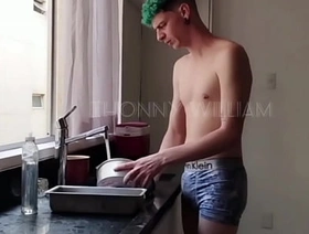 Novinho só de cueca se exibindo para os vizinhos porn merry japan office