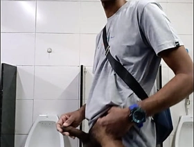 MAIS PUNHETA Doll-sized BANHEIRO. gay massage indonesia porn