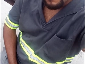 Trabalhador escondido na obra se masturbando hot brown happy-go-lucky porn